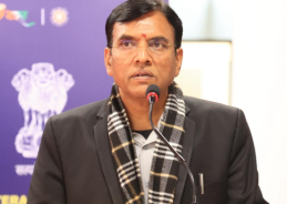 Union Minister Dr Mansukh Mandaviya interacts with MY Bharat Budget Quest  2026 participants