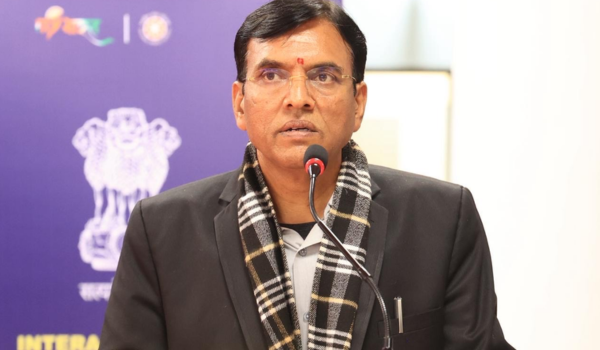 Union Minister Dr Mansukh Mandaviya interacts with MY Bharat Budget Quest  2026 participants