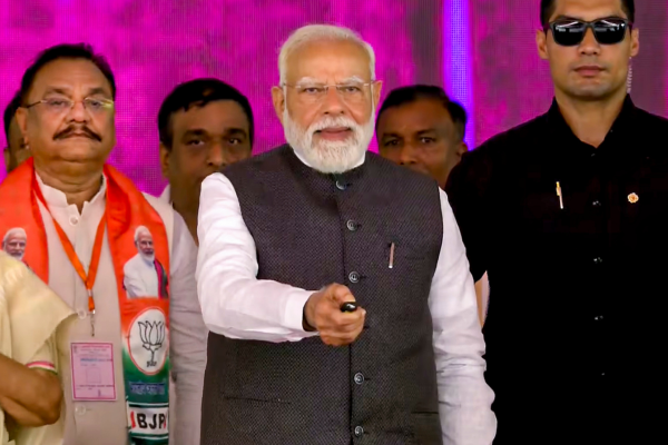 प्रधानमंत्री नरेंद्र मोदी ने उत्तर प्रदेश के हरदोई में गंगा एक्सप्रेसवे का उद्घाटन किया