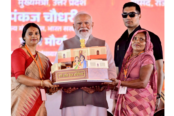 पीएम मोदी का उत्तर प्रदेश दौरा, वाराणसी में रोड-शो और हरदोई में गंगा एक्सप्रेस-वे का करेंगे लोकार्पण