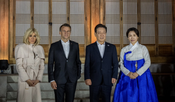 President of France & South Korea agree to work together to help reopen Strait of Hormuz