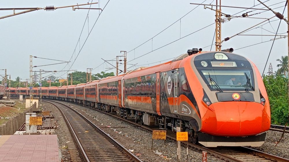 Railway Minister Ashwini Vaishnaw to flag off extended Srinagar-Katra Vande Bharat Express service