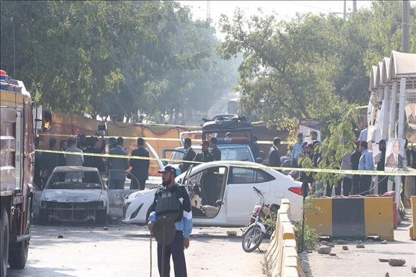 Pakistan: 5 killed, 13 injured in suicide car bomb attack