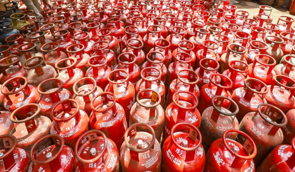 Nearly 50 lakh LPG cylinders delivered to households yesterday: Government