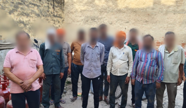 Delhi Police busts illegal LPG refilling, black marketing racket in Palam and Dwarka