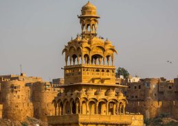 Severe heatwave grips Rajasthan; Jaisalmer hits 46.4°C, life disrupted