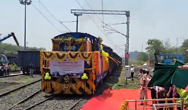 First coal railway rake from Gare Palma Sector-2 coal mine reaches Koradi Thermal Power Station 