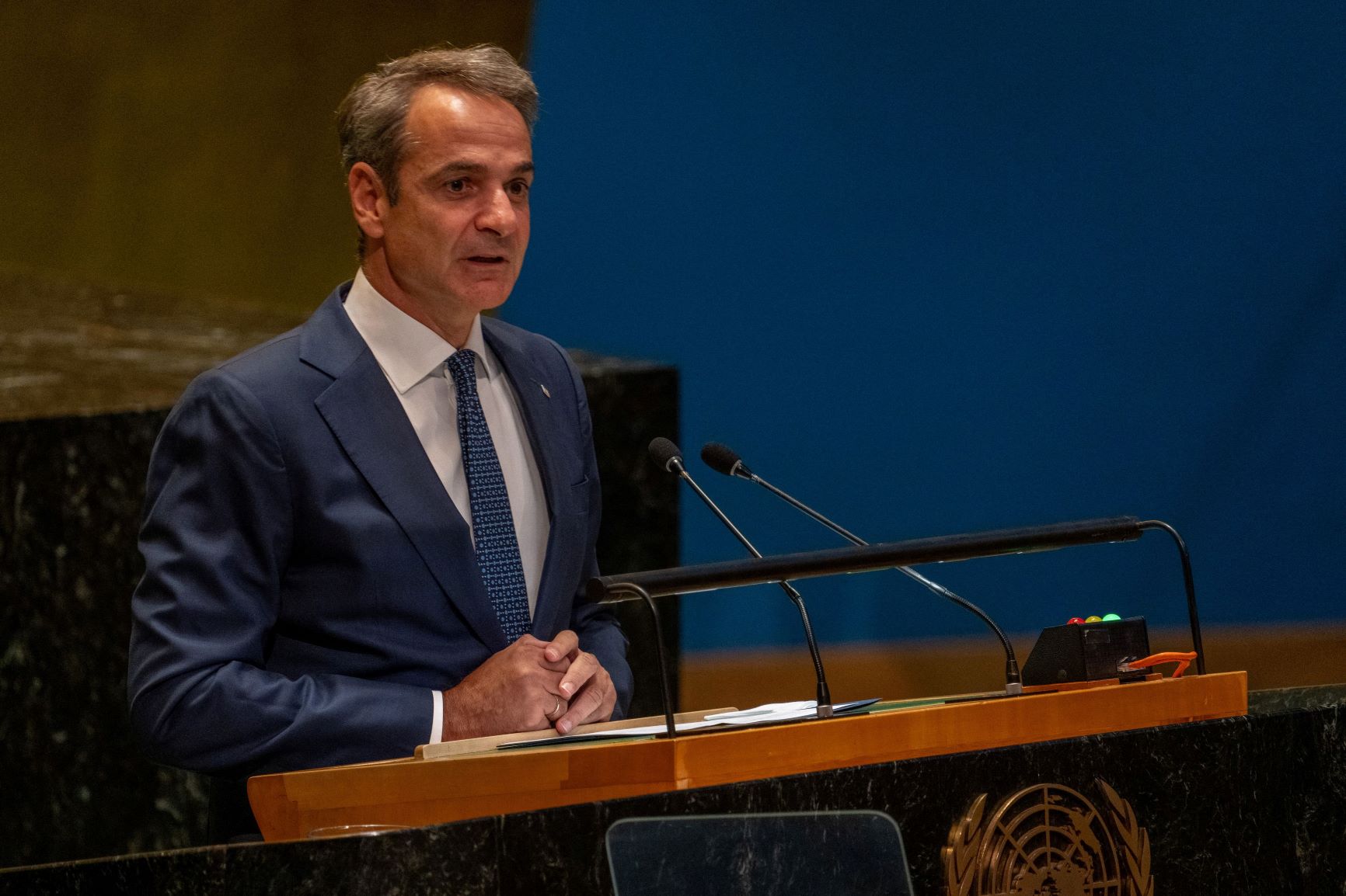 ग्रीस ने अगले साल जनवरी से 15 साल से कम उम्र के बच्चों के लिए सोशल मीडिया पर प्रतिबंध लगाने की घोषणा की