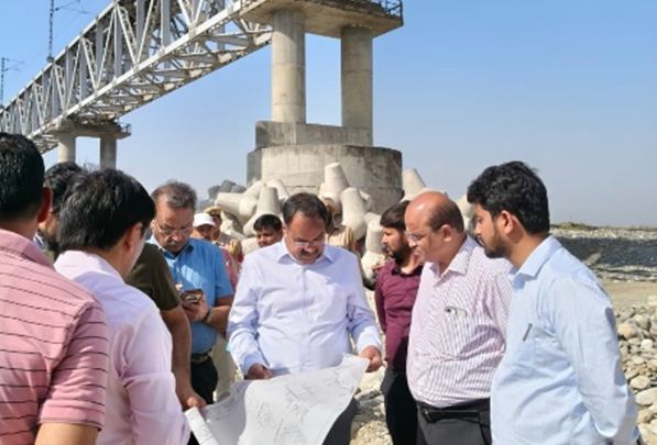 Railways Conducts Safety and Technical Review of Bridges Over Ravi River in J&K