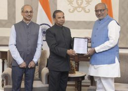 VP Radhakrishnan fills out self-enumeration form online for Census 2027