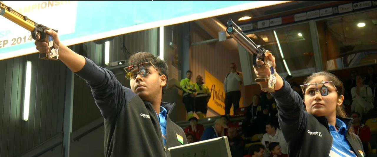 आई.एस.एस.एफ विश्व कप: पलक और मुकेश ने 10 मी. एयर पिस्टल मिक्‍सड टीम स्पर्धा में जीता स्वर्ण