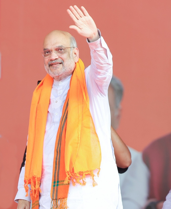 পশ্চিমবঙ্গে বিজেপির পরিষদীয় দলের নেতা নির্বাচনে আজ রাজ্যে আসছেন দলের  বরিষ্ঠ নেতা ও কেন্দ্রীয় স্বরাষ্ট্রমন্ত্রী অমিত শাহ।