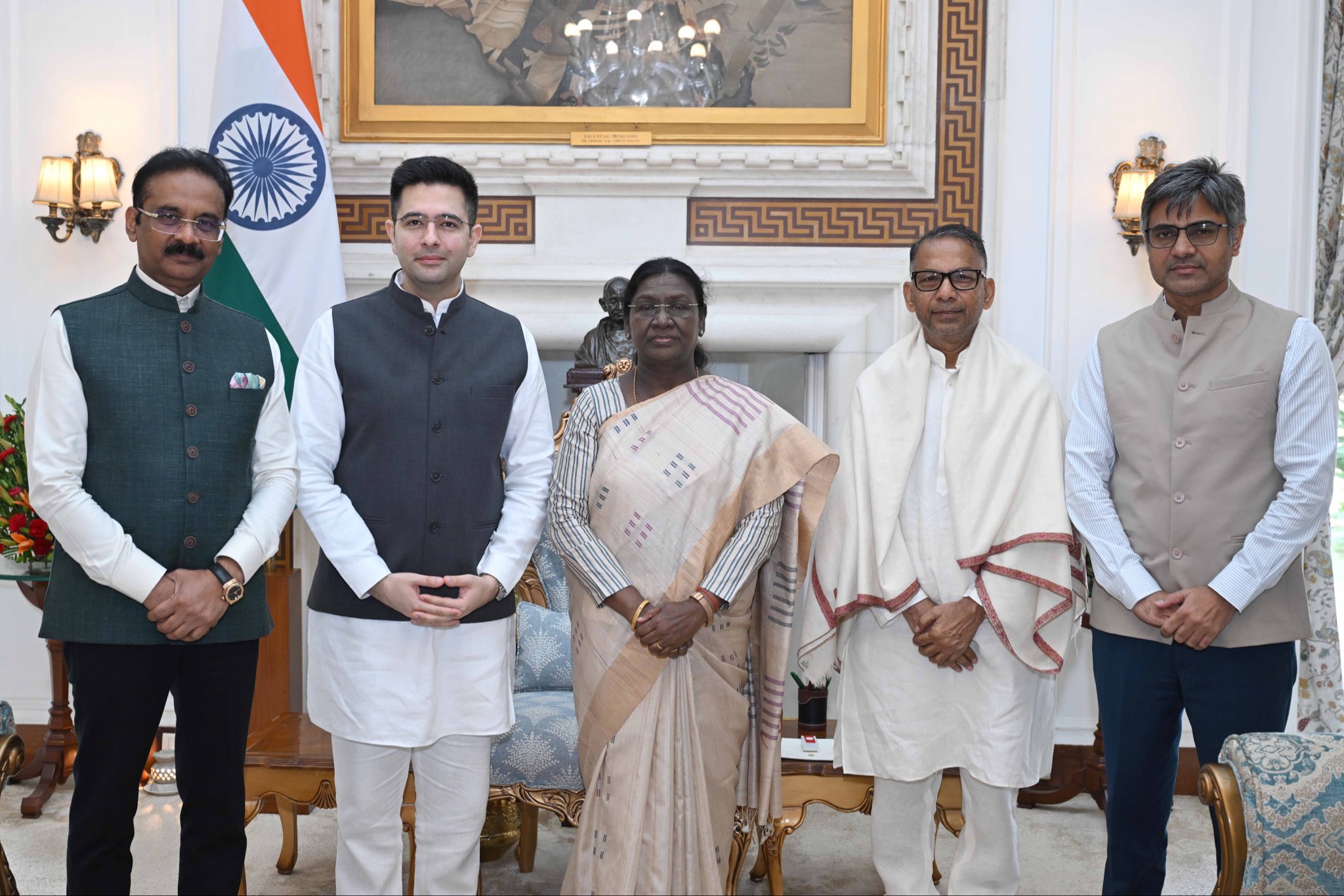 राघव चड्ढा समेत भाजपा सांसदों ने राष्ट्रपति से मुलाकात कर पंजाब में राज्य तंत्र के कथित दुरुपयोग पर चिंता जताई