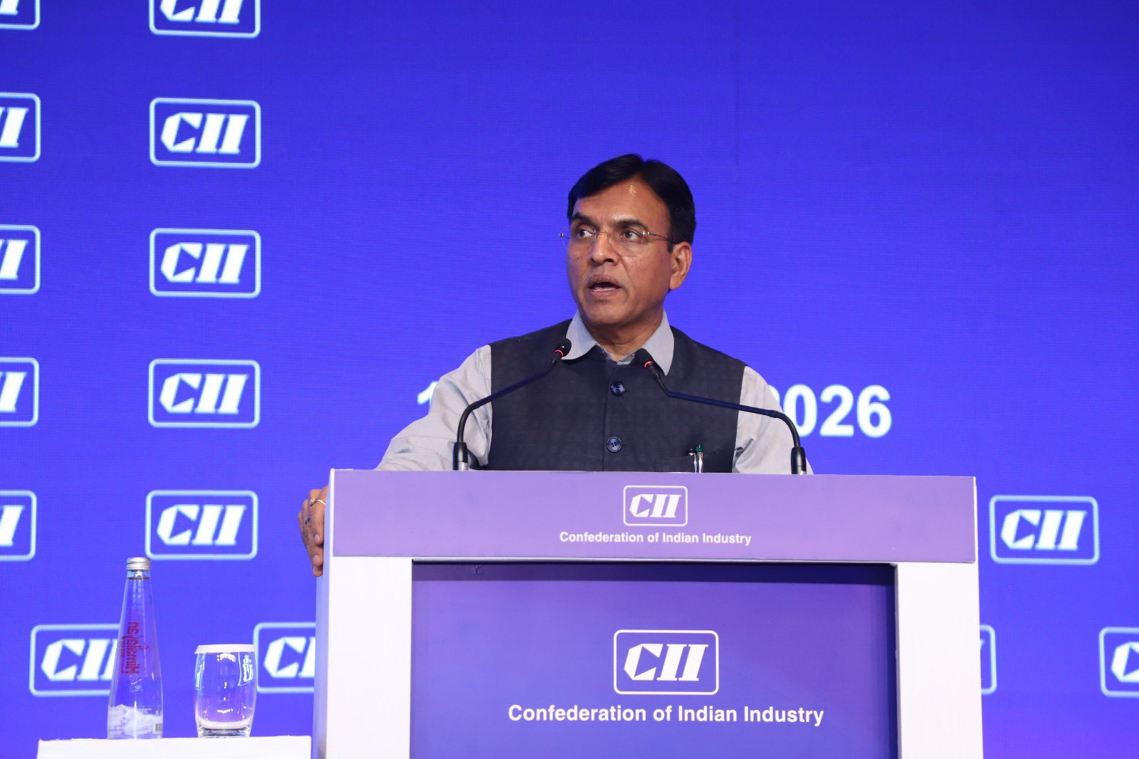 सरकार ने श्रमिकों के लिए सामाजिक सुरक्षा कवरेज बढ़ाया, उद्योगों पर अनुपालन बोझ कम किया: श्रम मंत्री