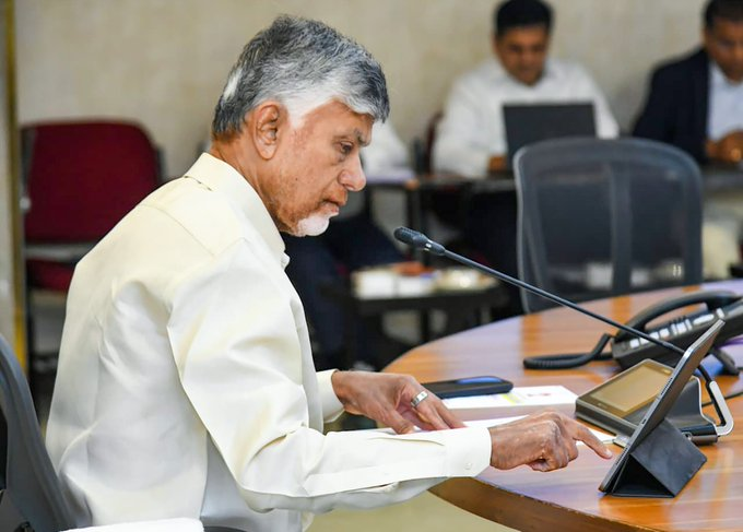 আন্ধ্রপ্রদেশের মুখ্যমন্ত্রী এন  চন্দ্রবাবু নাইডু আজ থেকে অমরাবতীর রাজ্য সচিবালয়ে শুরু হতে চলা দু’দিনের সপ্তম জেলাশাসক সম্মেলনে সভাপতিত্ব করবেন।