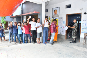 কড়া নিরাপত্তায়, পশ্চিমবঙ্গের দক্ষিণ চব্বিশ পরগনার ফলতা বিধানসভা কেন্দ্রে, পুননির্বাচনে আজ ভোট নেওয়া হচ্ছে। 