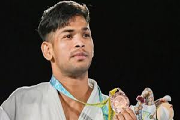  Weightlifting: India’s Ajith clinches double bronze  in 71kg category