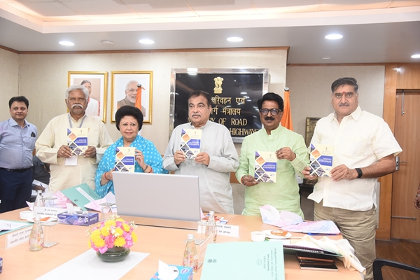 Use of Hindi should expand with technology & digital platforms, says Union Minister Nitin Gadkari
