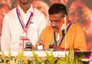 পশ্চিমবঙ্গের নতুন মুখ্যমন্ত্রী শুভেন্দু অধিকারী আজ আনুষ্ঠানিকভাবে প্রশাসনিক কাজকর্ম শুরু করবেন।