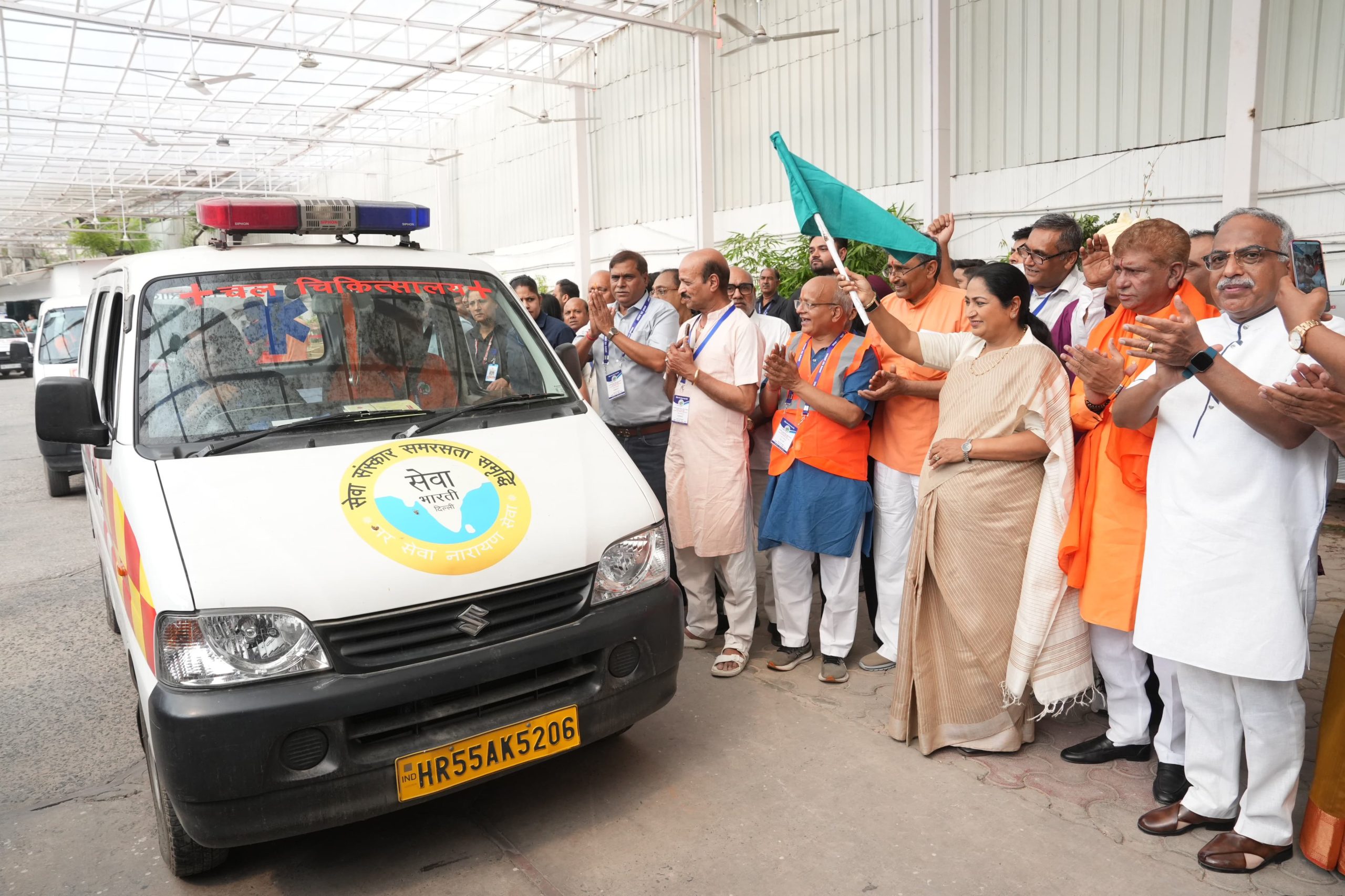 दिल्‍ली: मुख्यमंत्री रेखा गुप्ता ने असहाय लोगों के लिए विशेष सेवा और रेस्‍क्‍यू अभियान को दिखाई हरी झंडी