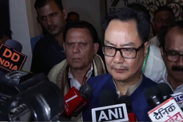 Union Minister Kiren Rijiju calls upon States to actively address grievances of minority communities