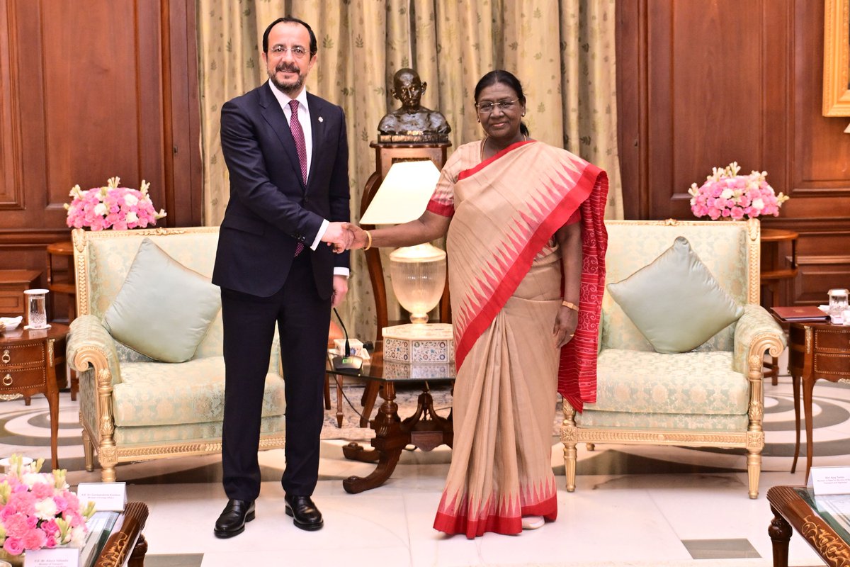 President Droupadi Murmu receives Cyprus President Nikos Christodoulides at Rashtrapati Bhavan