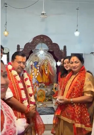 पश्चिम बंगाल चुनाव में भाजपा की जीत पर मुख्यमंत्री रेखा गुप्ता ने मां काली मंदिर में पूजा की