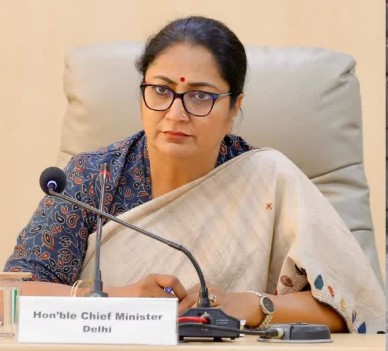 मुख्यमंत्री रेखा गुप्ता ने भलस्वा डेयरी में नाले में गिरने से बच्ची की मौत पर शोक जताया