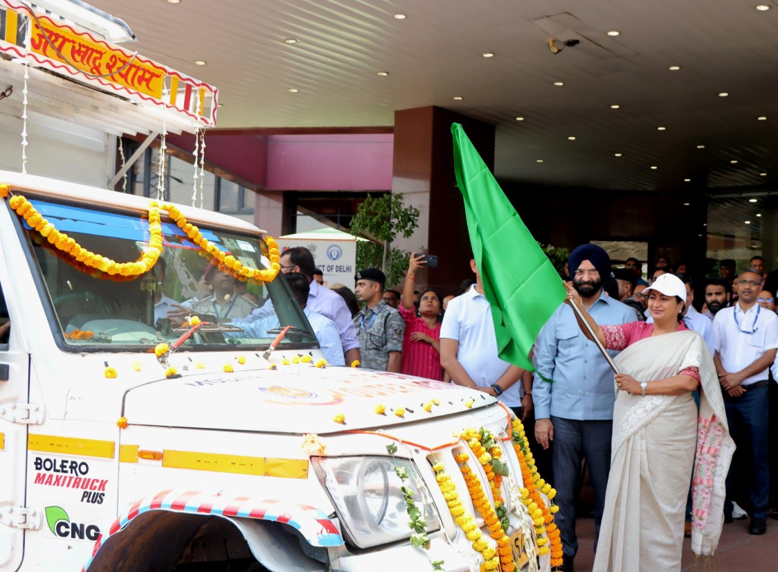 दिल्ली: भीषण गर्मी और हीटवेव से बचाव के लिए 13 मोबाइल हीट रिलीफ यूनिट्स की शुरुआत