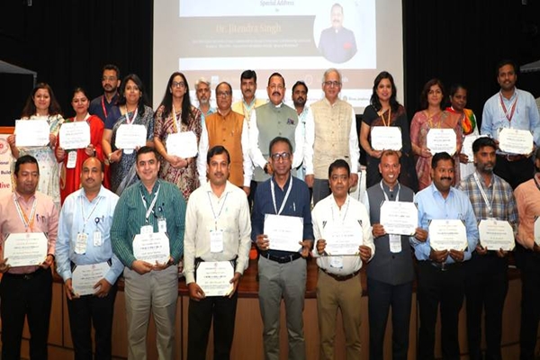 First batch of Scientists and academicians receives  formal training course in administration and governance