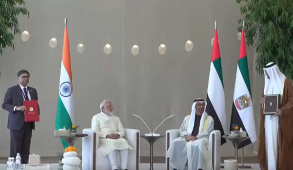 प्रधानमंत्री मोदी ने यूएई के राष्ट्रपति शेख मोहम्मद बिन जायद अल नाहयान से मुलाकात की