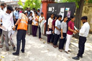 মেডিকেলে ভর্তি পরীক্ষা নিট ইউ জি প্রশ্ন ফাঁস কান্ডের তদন্তে CBI FIR দায়ের করেছে। রাজস্থান থেকে গ্রেপ্তার ১৫জন।