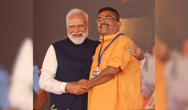 पश्चिम बंगाल का मुख्यमंत्री बनने पर शुभेंदु अधिकारी को प्रधानमंत्री नरेन्‍द्र मोदी ने बधाई दी