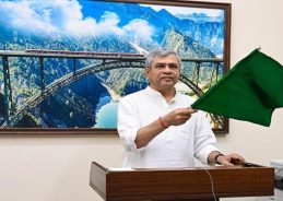 Railway Minister Ashwini Vaishnaw Virtually Flags Off Bengaluru–Mumbai Express Train