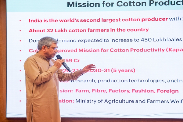 Centre Approves ₹5,600 Crore Cotton Productivity Mission; Clears Two Semiconductor Units in Gujarat