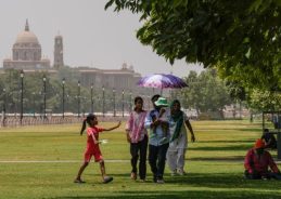 IMD issues yellow alert for heatwave conditions in Delhi till May 25