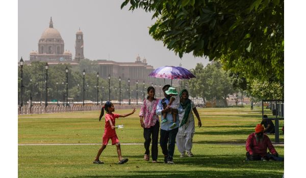 IMD issues yellow alert for heatwave conditions in Delhi till May 25