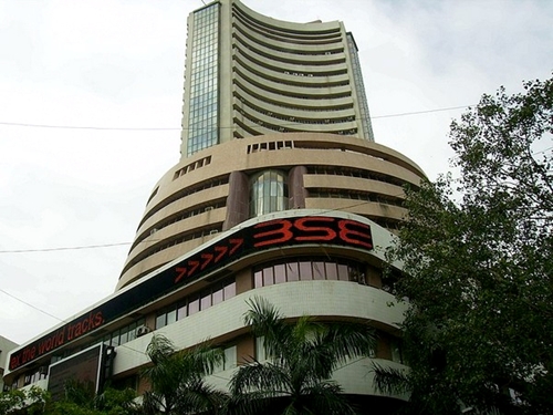 Domestic market slumps for fourth consecutive session amid weak global cues