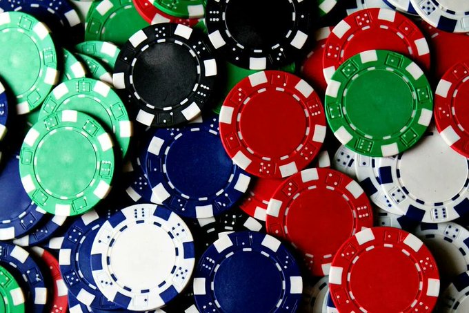 Indonesian Police Arrest 321 Foreign Nationals in Illegal Online Gambling Bust in Central Jakarta