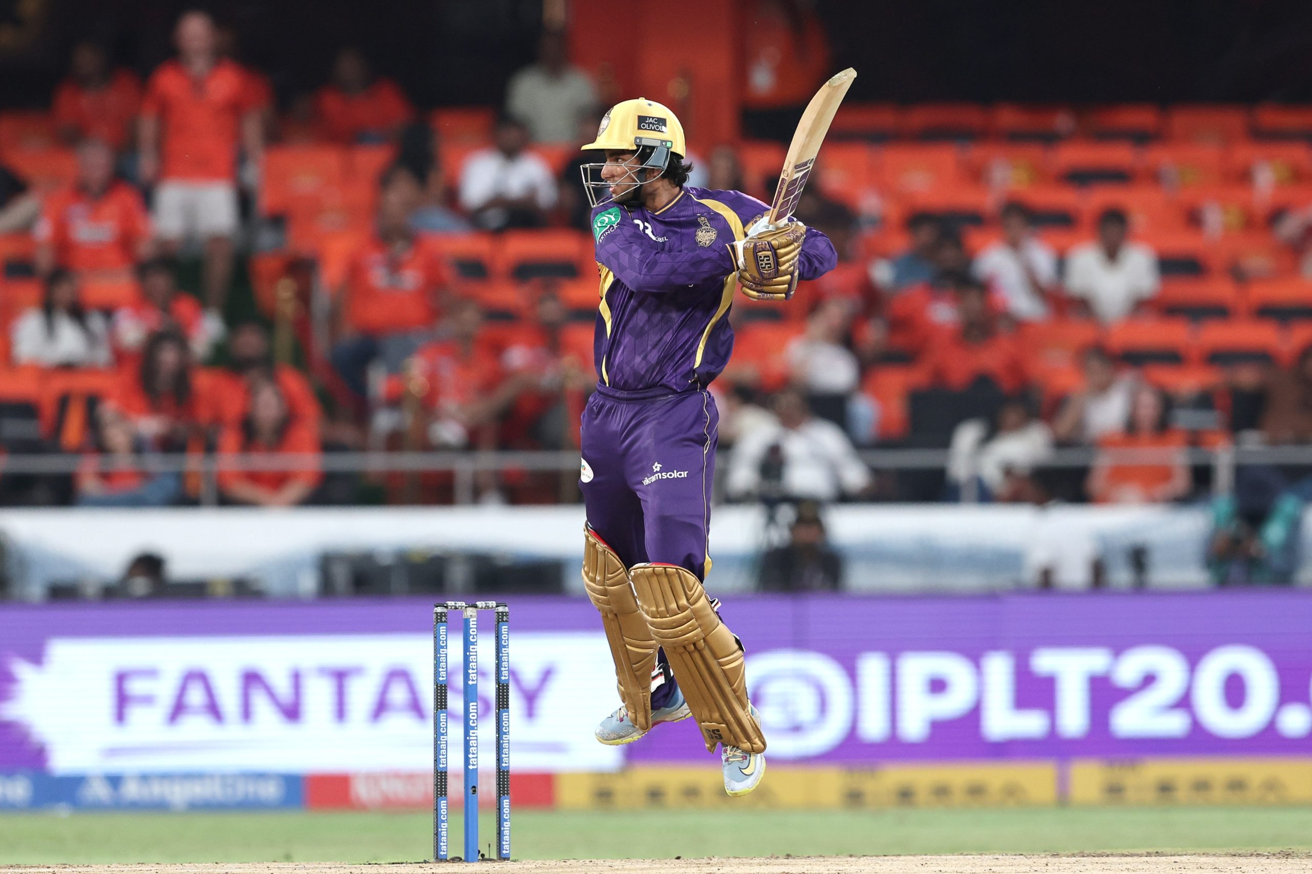 IPL: Kolkata Knight Riders defeat Sunrisers Hyderabad by 7 wickets