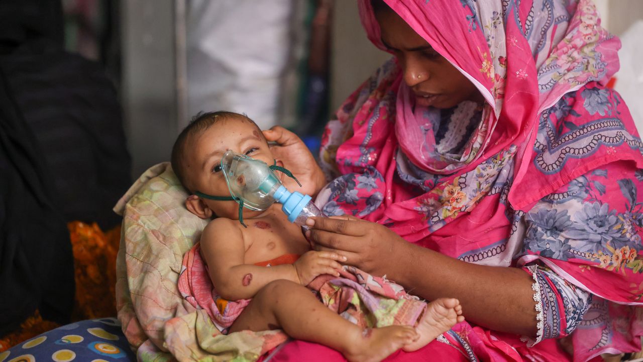 বাংলাদেশে হামে আক্রান্ত হয়ে গত ২৪ ঘণ্টায় আরও সাত শিশুর মৃত্যু হয়েছে।