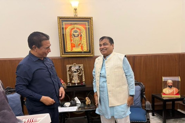 Mizoram CM Lalduhoma Meets Union Minister Nitin Gadkari to Push Key Road Projects