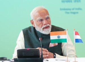 प्रधानमंत्री नरेन्द्र मोदी आज स्वीडन की दो दिन की यात्रा पर गोथेनबर्ग पहुंचेंगे; वे स्वीडन के प्रधानमंत्री के साथ वार्ता करेंगे।