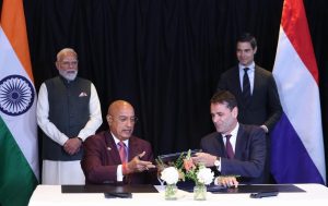 भारत और नीदरलैंड्स ने आपसी संबंधों को रणनीतिक साझेदारी के स्तर तक बढ़ाया; प्रमुख क्षेत्रों में सहयोग मजबूत करने के लिए सत्रह समझौतों पर हस्ताक्षर हुए
